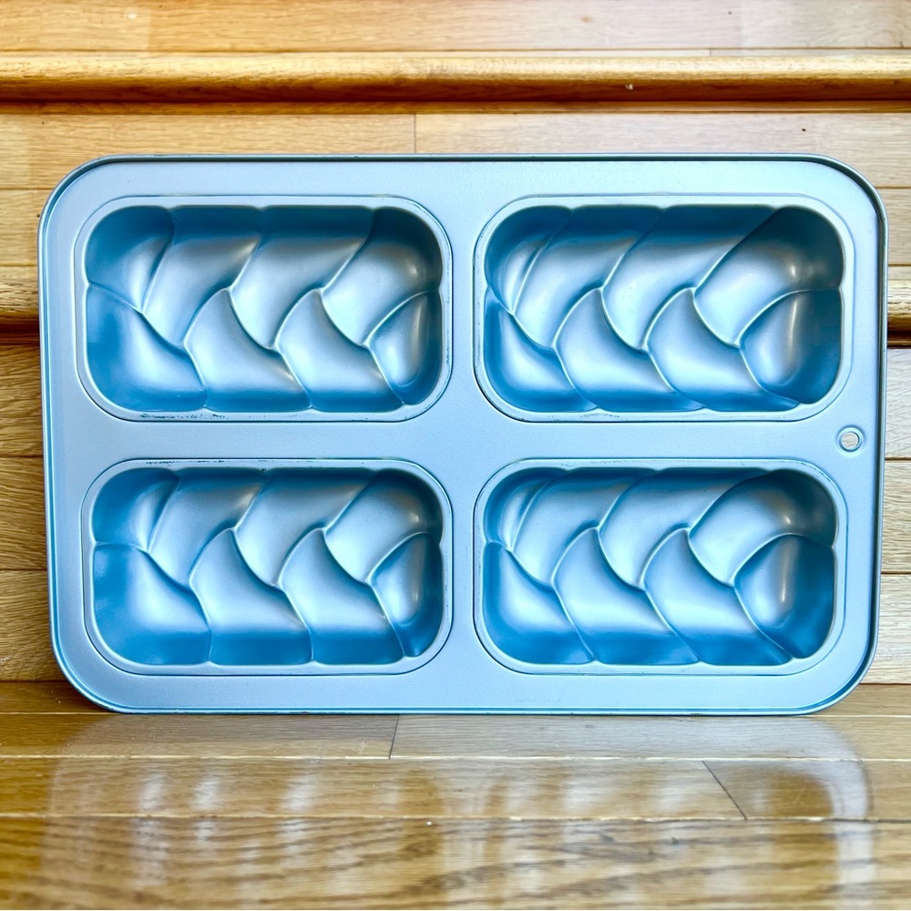 BAKER’S SECRET Braided Loaf Pan Mini Bread Pan Baking Pan